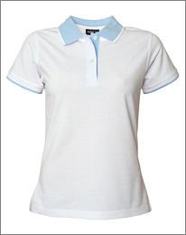 Poloshirt-lady-med-kontrast-